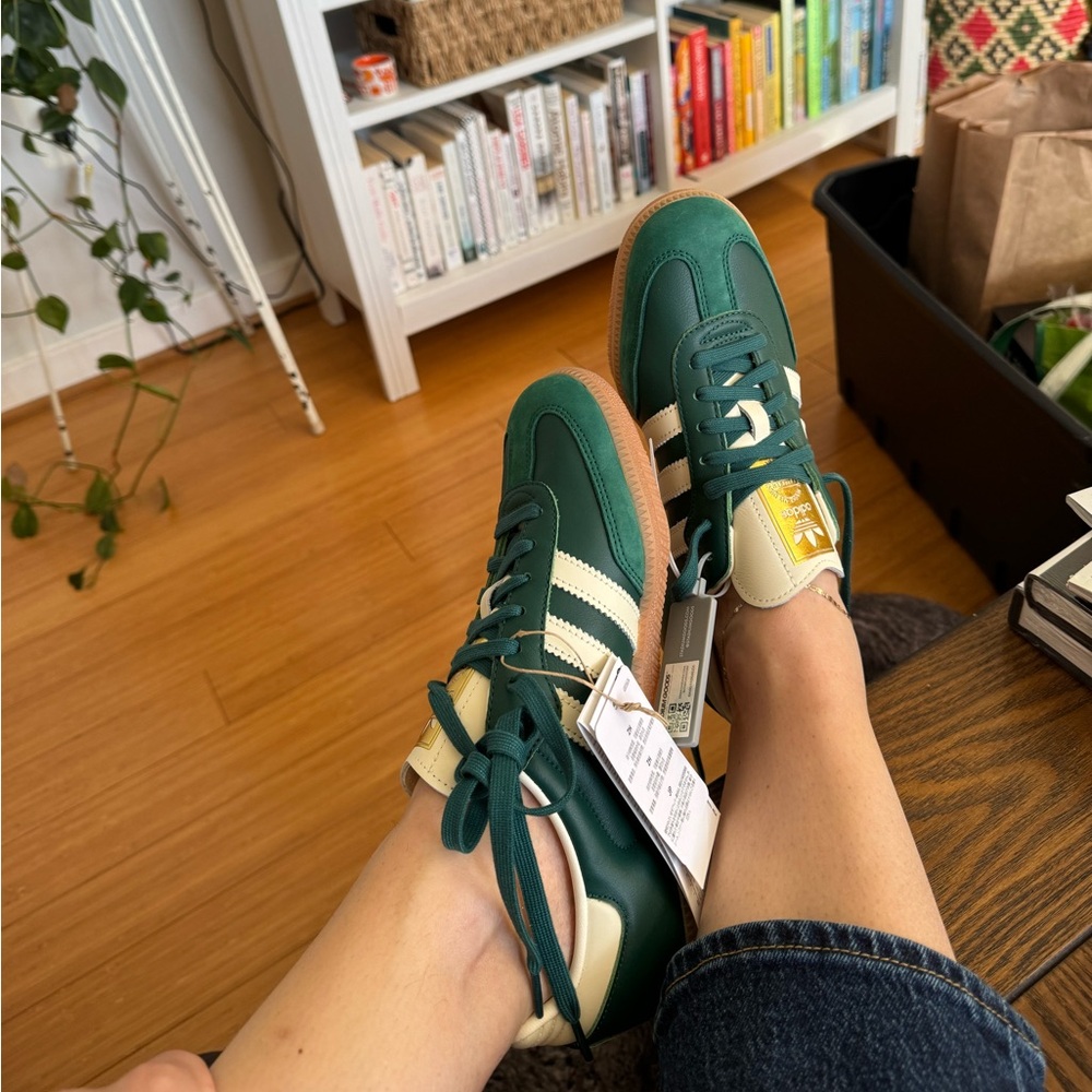Samba OG "Collegiate Green" sneakers size 8 (unisex men’s 8, womens 9.5)